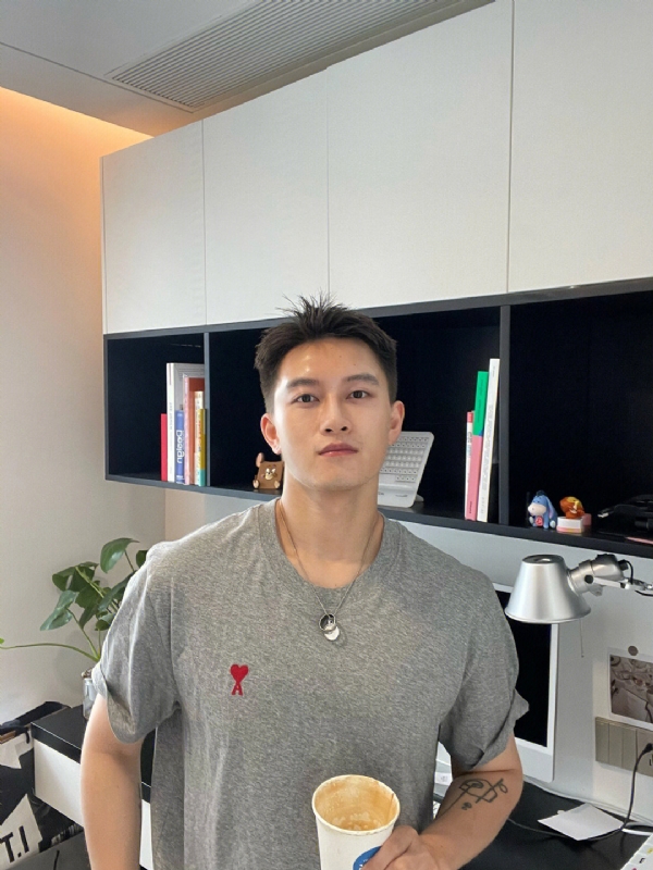 月光之下的第二张照片--澳门中老年相亲网